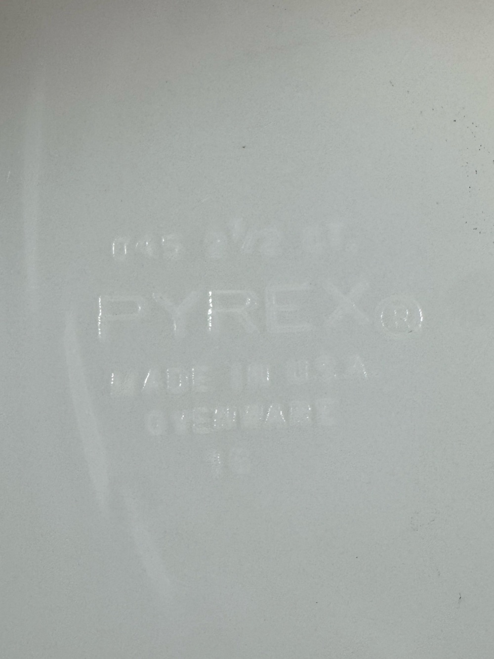 Pyrex Brown Glass Casserole with Gold Motif - Picture 8 of 8